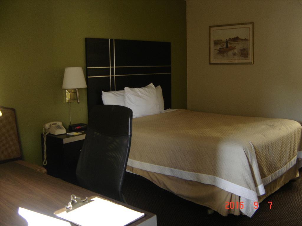 Days Inn Oil City Conference Center المظهر الخارجي الصورة