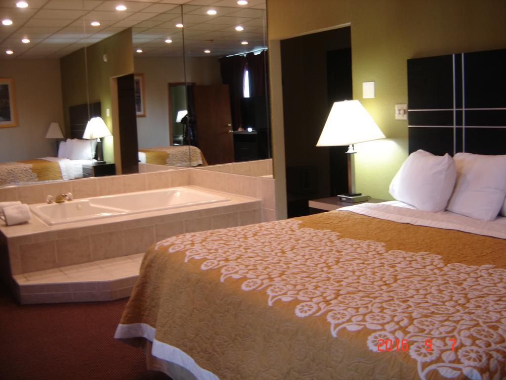 Days Inn Oil City Conference Center المظهر الخارجي الصورة